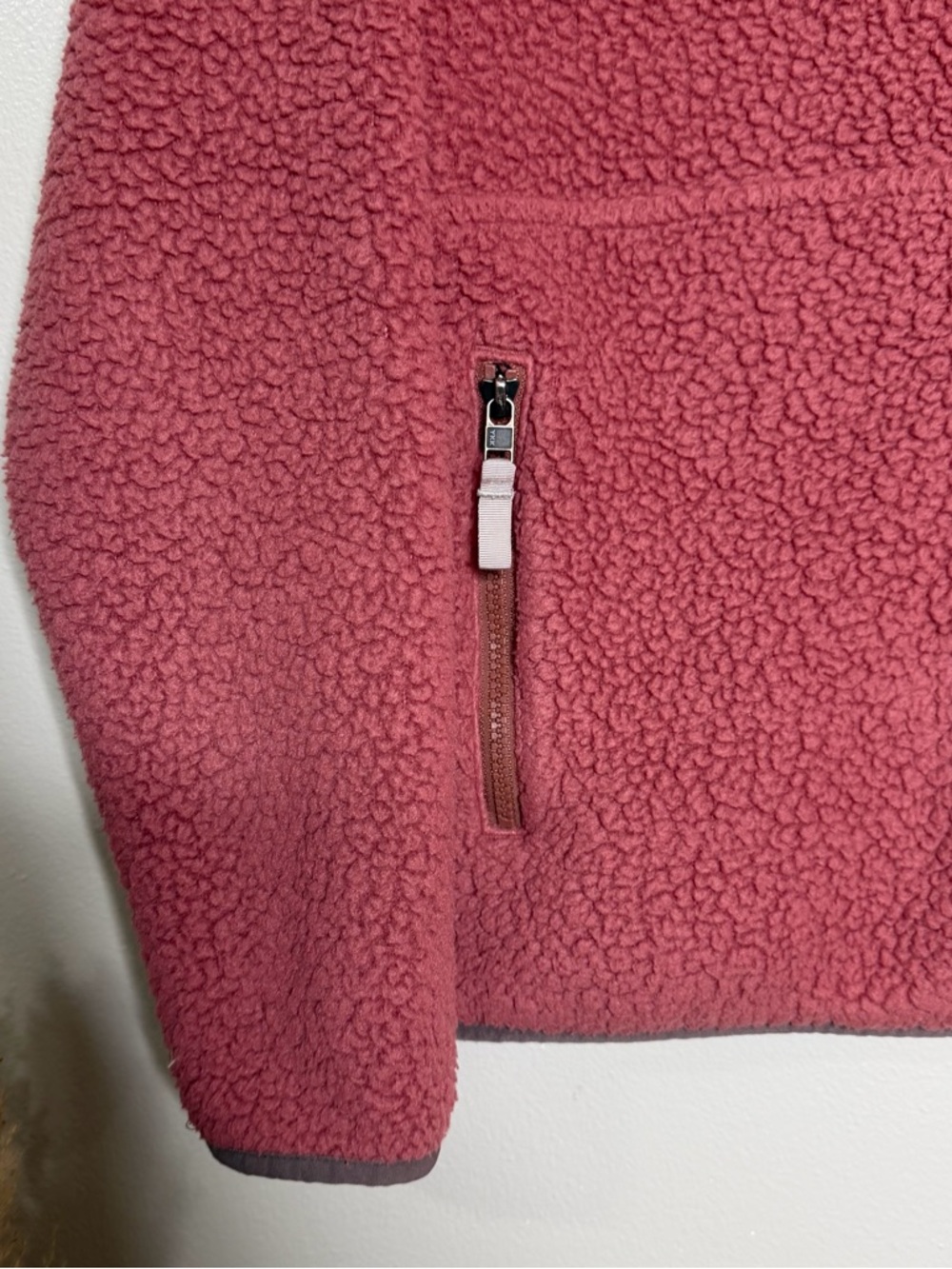 Patagonia | Women’s Retro Pile Fleece Marsupial Pullover, Md - Picture 7 of 13